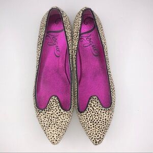 Vogue Lady is a vamp Dalmatian Flats Sz 8